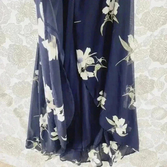 Lulu's Chiffon Wrap Maxi Dress‎ Beach Tied Waist Floral Size M - Picture 3 of 8